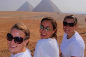 From Hurghada: Giza Pyramids & Egyptian Museum tour by Bus