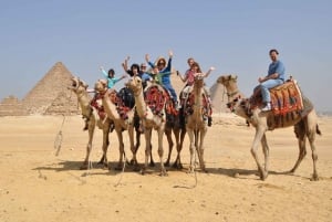De Hurghada: Tour em pequenos grupos das pirâmides e do museu em uma van