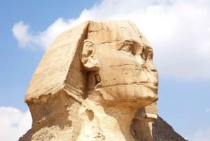 Da Hurghada: Tour per piccoli gruppi delle Piramidi e del Museo in Van