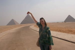 De Hurghada: Tour em pequenos grupos das pirâmides e do museu em uma van