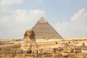 Vanuit Hurghada: Piramides & Museum Tour in kleine groep per busje