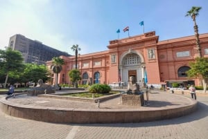 Vanuit Hurghada: Piramides & Museum Tour in kleine groep per busje