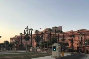 Vanuit Hurghada: Piramides & Museum Tour in kleine groep per busje