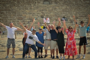 Fra Hurghada: Pyramider og museum - liten gruppetur med van