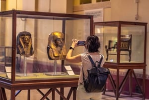 サファガ/ソーマ湾発：ピラミッドとエジプト考古学博物館の日帰りツアー