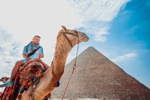 De Safaga/Soma Bay: Excursão de um dia às Pirâmides e ao Museu Egípcio