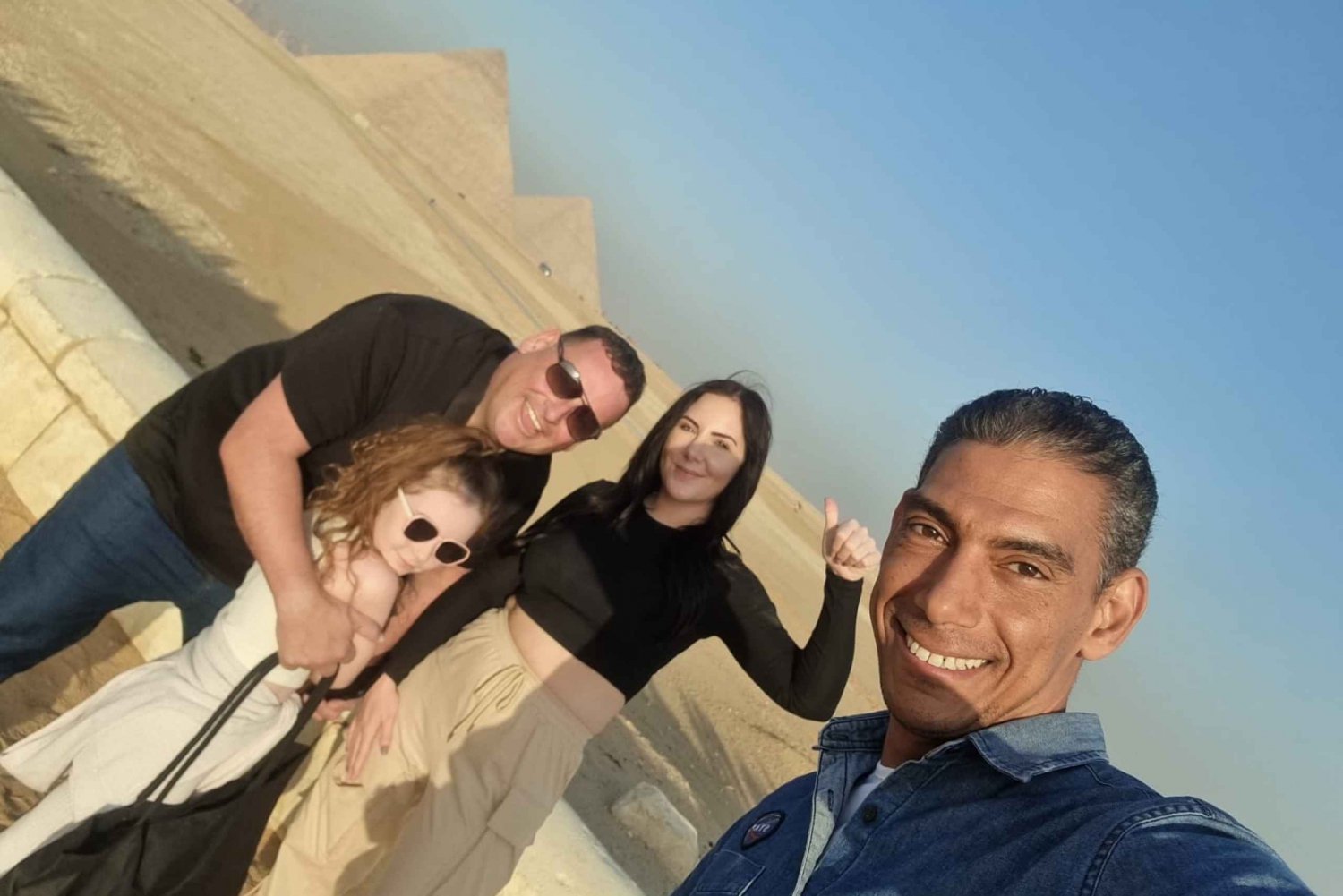 Full day tour to Giza pyramids & Sphinx, saqqara and Memphis