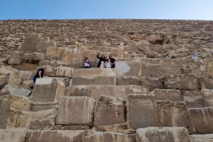 Excursão de dia inteiro às pirâmides de Gizé e Esfinge, Saqqara e Memphis