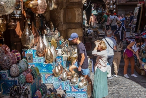 ギザ：エジプト博物館＆オプションのカーン・エル・ハリリ観光