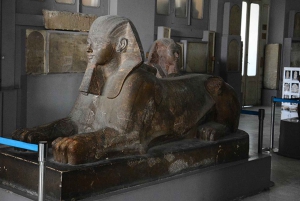 ギザ：エジプト博物館＆オプションのカーン・エル・ハリリ観光