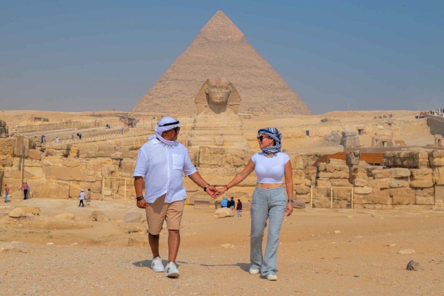 Giza: Giza Pyramids tour & Breakfast with 9 pyramids view