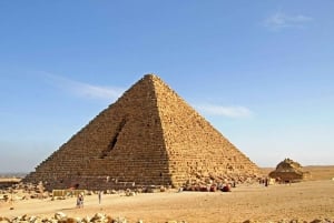 Giza Pyramids and Grand Egyptian Museum