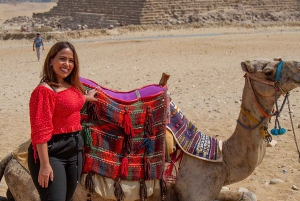 الجيزة: جولة الجمل المصحوبة بمرشدين عند غروب الشمس في الأهرامات