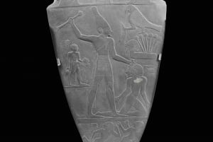 Pyramiden von Gizeh, Ägyptisches Museum vom Hafen von Alexandria aus