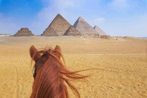 Giza Pyramids, Mummy Museum And Bazaar Private Day Tour