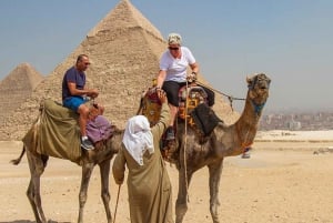 Giza: Pyramids Transfer With Optional Guide & Ticket