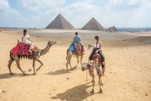 Cairo: Half Day Pyramids Tour by Camel or Horse Carriage