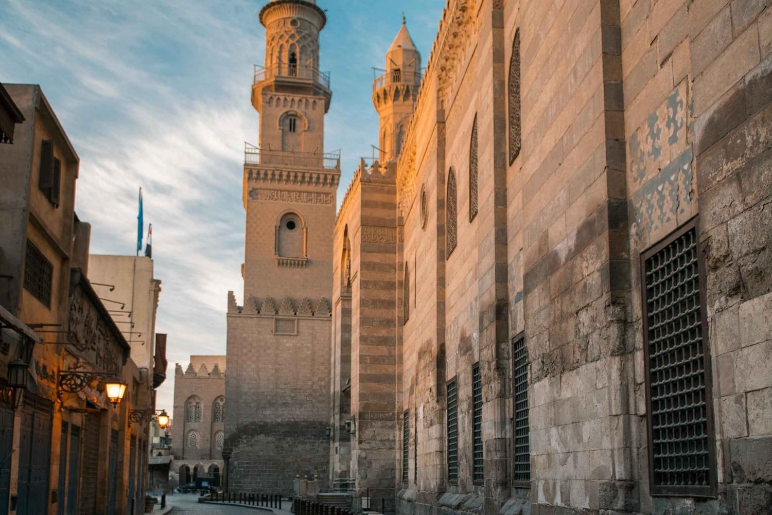 جولة نصف يوم: شارع المعز وحديقة الأزهر والبازار