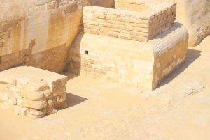 フルガダ発：ピラミッドと博物館を訪れる3日間のカイロツアー