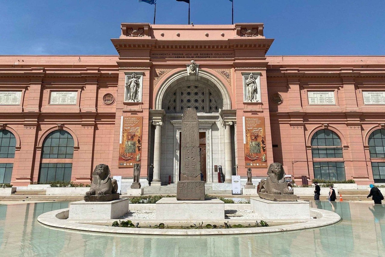 Hurghada: dagtour naar Caïro met vlucht, piramides, sfinx en museum