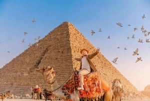 Hurghada: Dagstur til Kairo med ridetur langs Giza-pyramidene