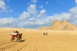 Hurghada: Cairo Day Trip with Horse Ride Along Giza Pyramids