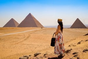 Från Hurghada: Pyramiderna och museet i Kairo med Nilkryssning
