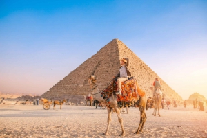 Z Hurghady: Piramidy i Muzeum w Kairze z rejsem po Nilu