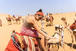 Hurghada : Balade à dos de chameau le long des Pyramides de Gizeh & Musée du Caire
