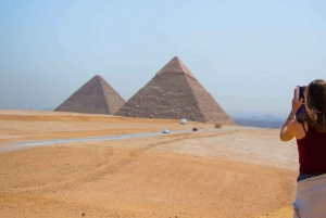 Hurghada: Day Trip to Pyramids, Memphis & Sakkara by Flight