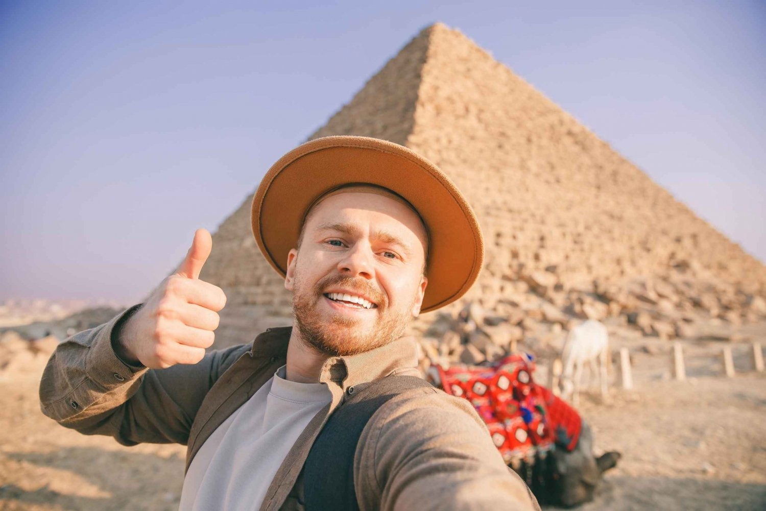 Hurghada: tour guidato di un'intera giornata al Cairo, alle piramidi di Giza e al museo