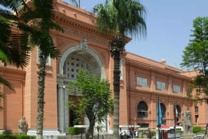 Hurghada: Ganztägige Tagestour nach Kairo mit dem Flugzeug