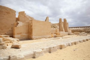 Hurghada: Private 2-Day Cairo, Giza, Sakkara & Memphis Tour