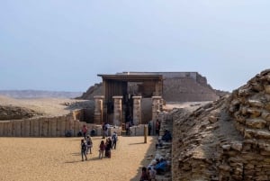 Hurghada: Private 2-Day Cairo, Giza, Sakkara & Memphis Tour