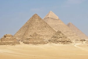 Hurghadasta: Hurghada: Pyramidit ja Egyptin museo Retki & veneajelu: Pyramidit ja Egyptin museo Retki & veneajelu