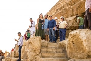 Hurghada: Cairo, Giza, Sakkara, and Memphis Two-Day Tour