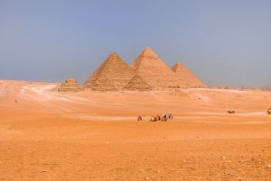 Mellomlandingstur til pyramider, museum, basar og lysshow