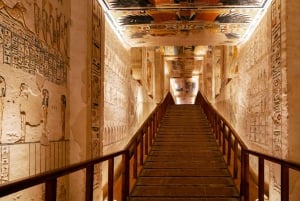 ルクソールからアブ シンベルへの4日間ツアー