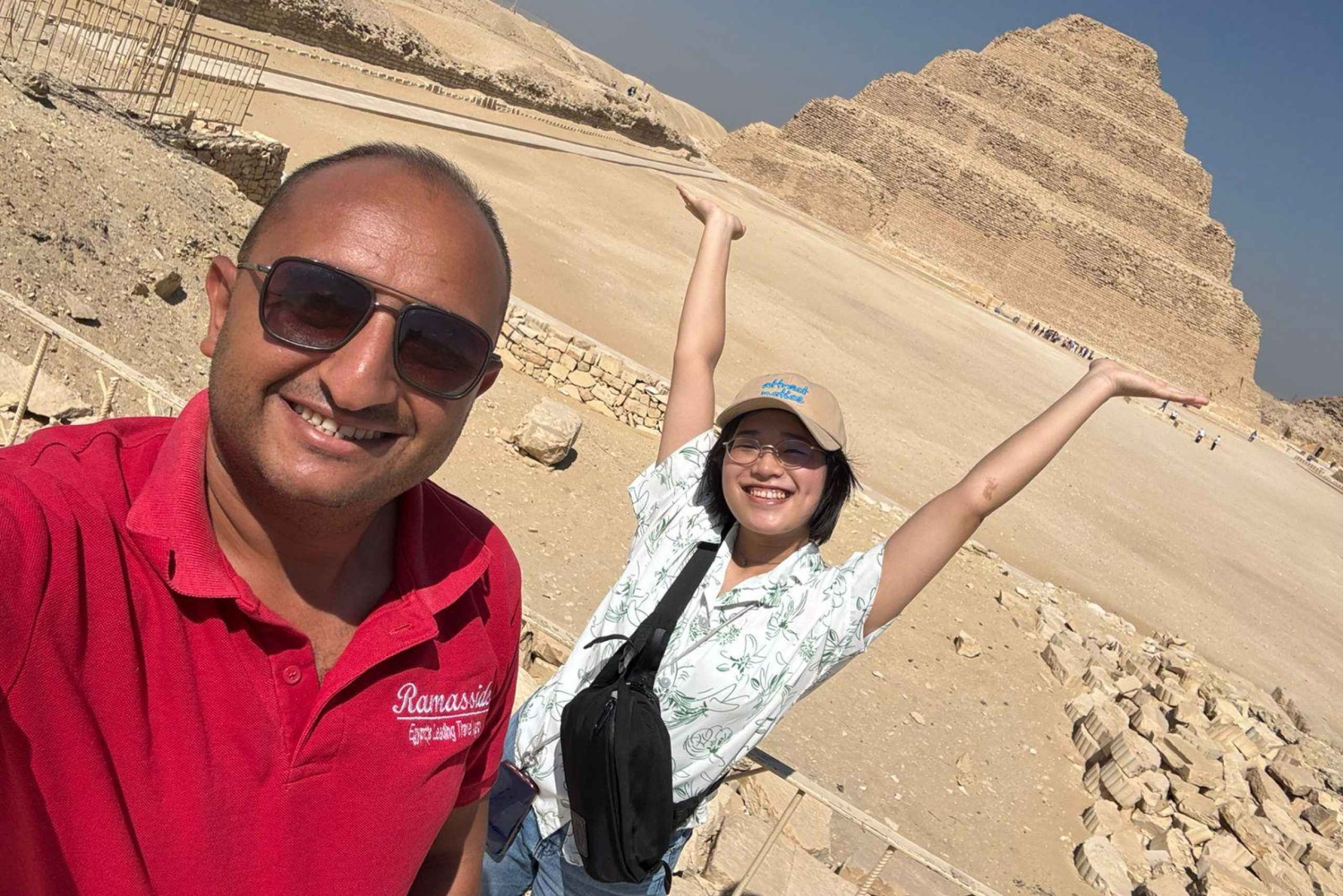 メンフィスとサッカラ遺跡群 考古学愛好家のための昼食付きツアー