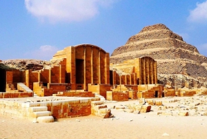 メンフィスとサッカラ遺跡群 考古学愛好家のための昼食付きツアー