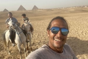 Cairo: Private Arabian Horse Ride at the Giza Pyramids