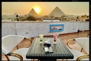 Cairo: Private Dinner at the Pyramids with Light Show