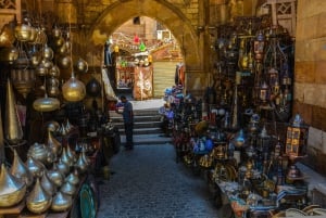 ハルガダからバスでカイロへのプライベート一晩ツアー