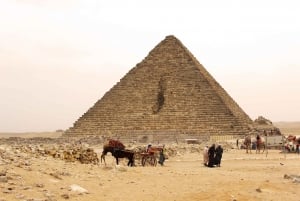 Cairo: Private Day Trip to Giza Pyramids & Cairo Landmarks