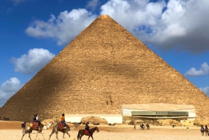 Cairo: Private Day Trip to Giza Pyramids & Cairo Landmarks