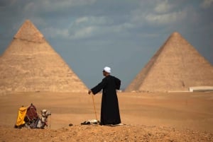 Cairo: Pyramids, Sakkara & Memphis Private Tour with Lunch