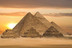 Pirámides, Sakkara y Menfis Visita Privada con Almuerzo