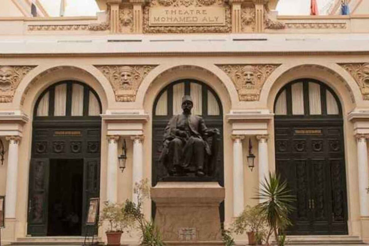 رحلة رويال الإسكندرية النهارية: تجربة حصرية لكبار الشخصيات