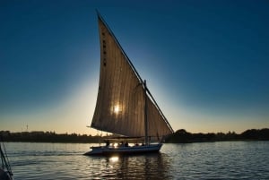 Breve gita in barca con ciambella di Feluca sul Nilo al Cairo