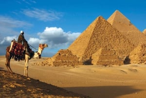 Przejażdżka na wielbłądzie o wschodzie słońca, prywatna wycieczka do piramid i lokalne śniad